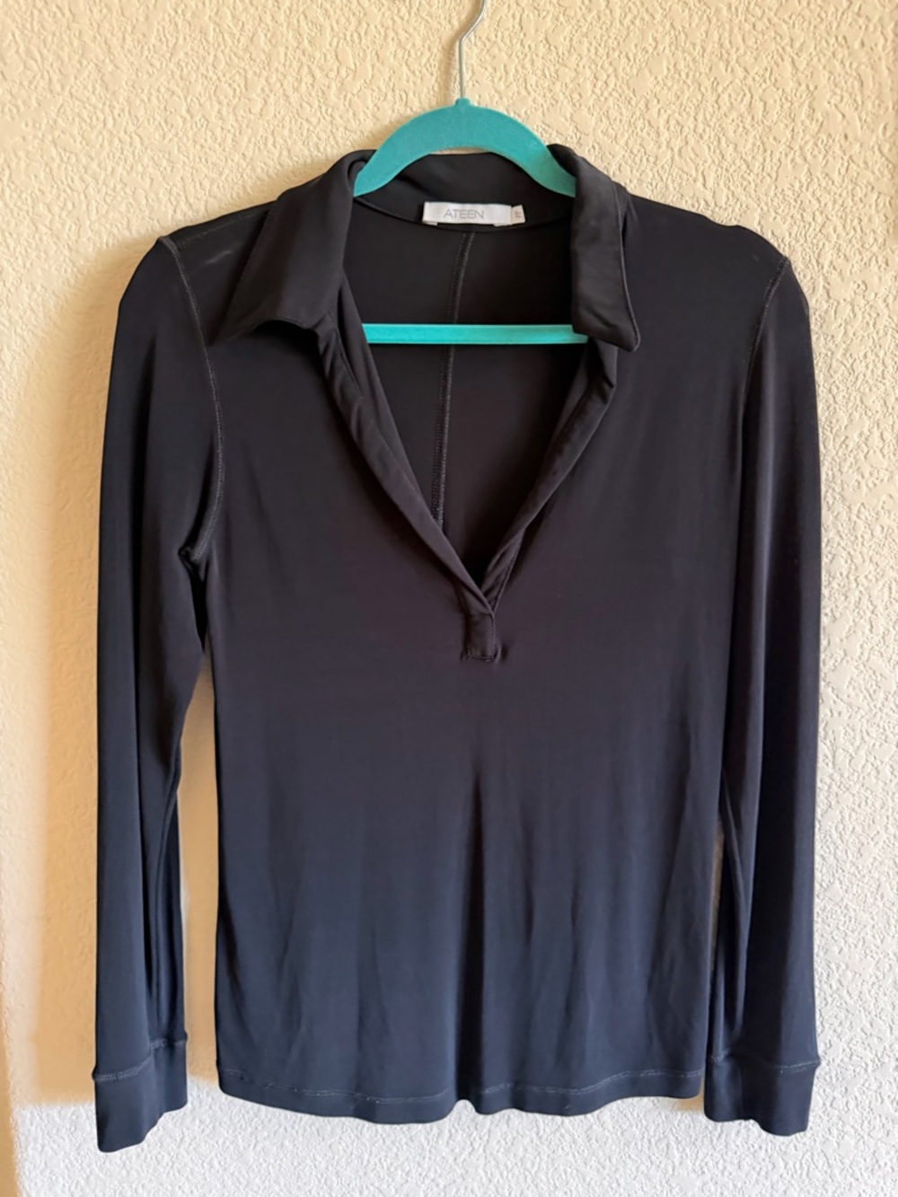 ATEEN Black Collared long sleeves